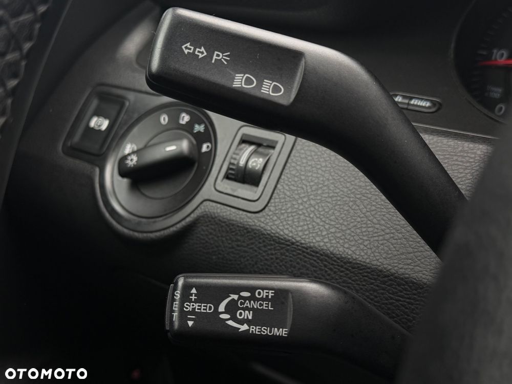 Volkswagen Passat - 16