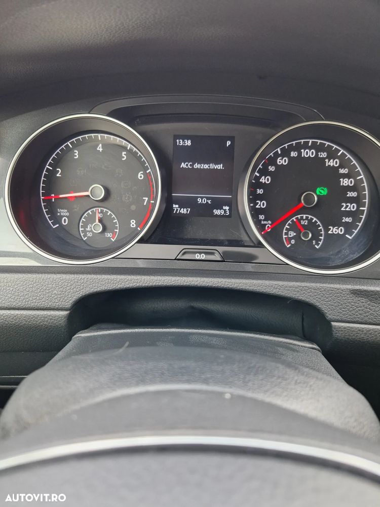 Volkswagen Golf - 8