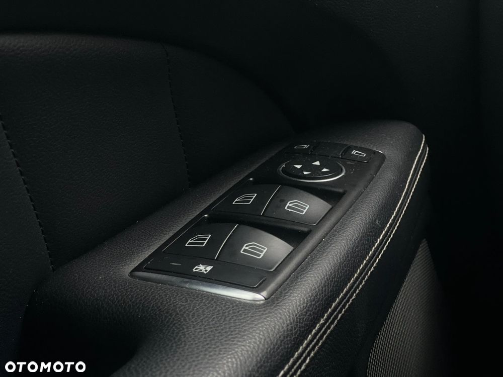 Mercedes-Benz CLS - 19