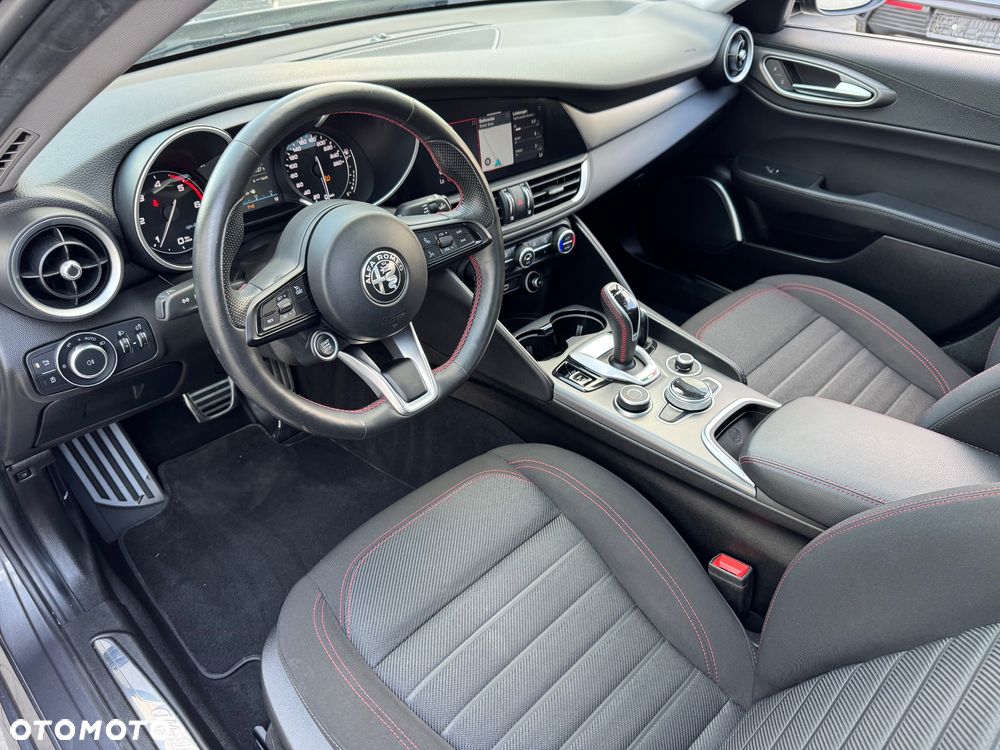 Alfa Romeo Giulia 2.2 AT8 Super - 16