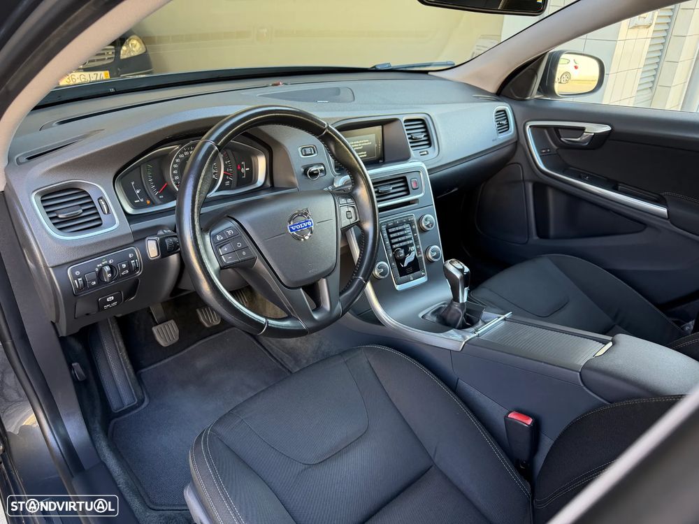 Volvo V60 2.0 D4 Momentum Eco - 8