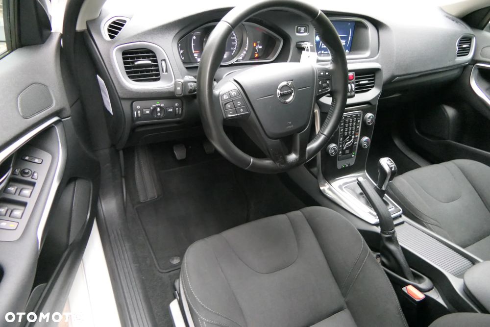 Volvo V40 T2 Drive-E Momentum - 10