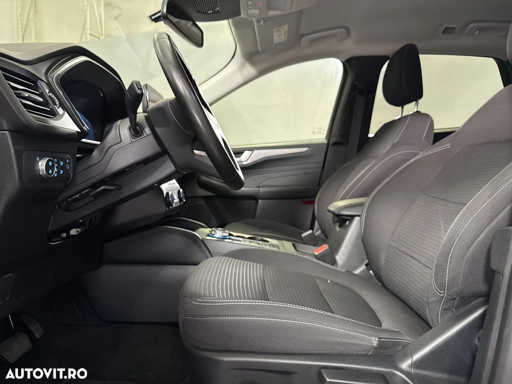 Ford Kuga - 24