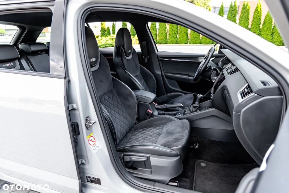 Skoda Octavia 2.0 TDI 4x4 DSG RS - 9