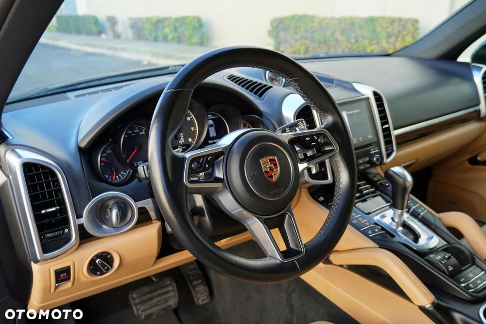 Porsche Cayenne Standard - 21