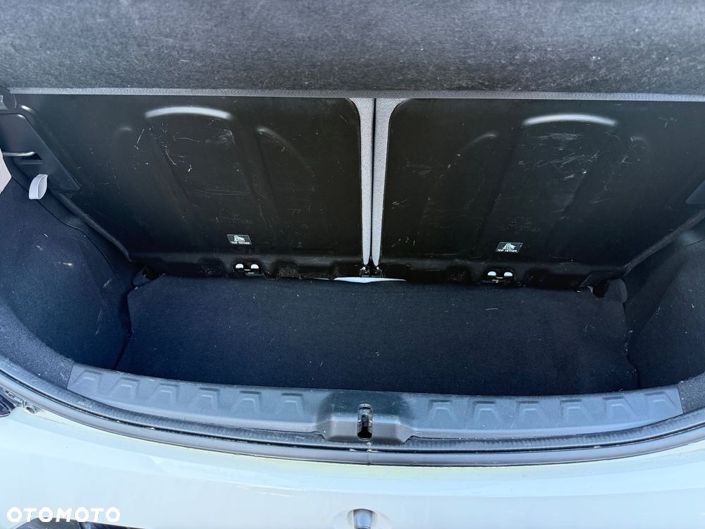 Toyota Aygo x-play connect - 19