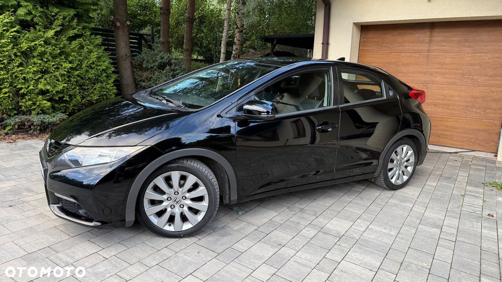 Honda Civic 1.8 i-VTEC Comfort Black Edition - 13