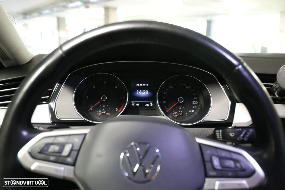 VW Passat Variant 2.0 TDi Conceptline DSG - 10