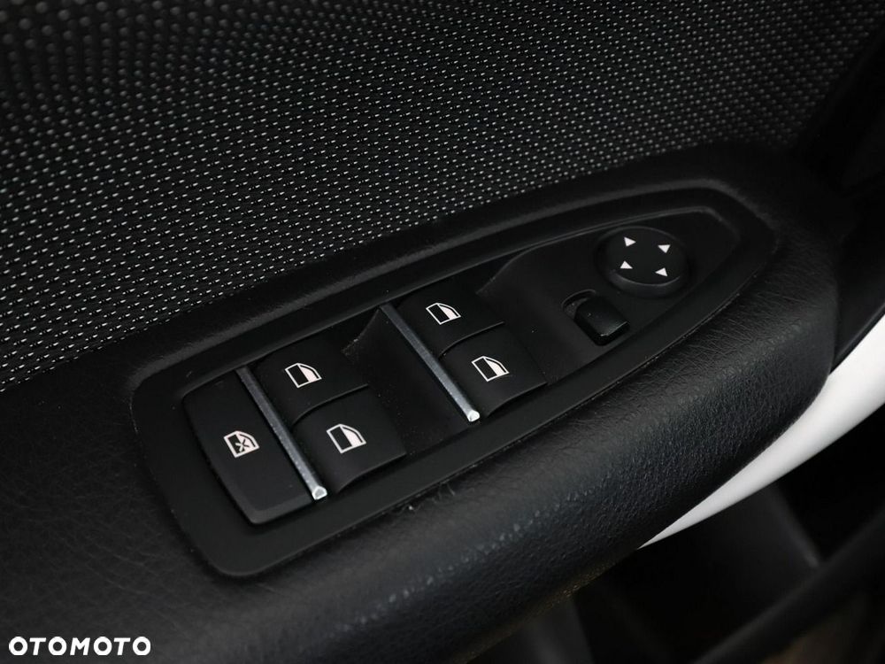 BMW Seria 1 118d Edition Metropolitan - 34