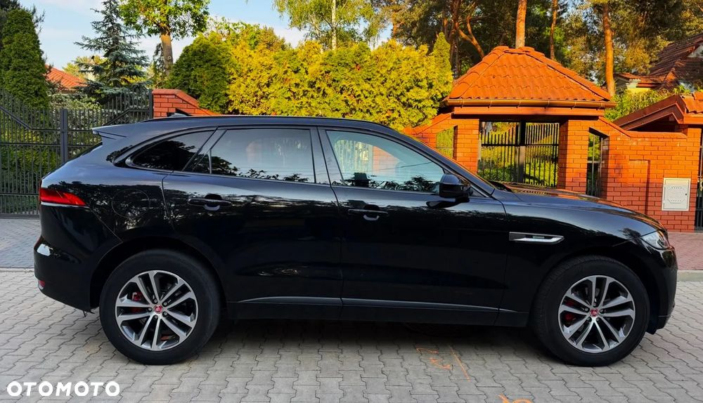 Jaguar F-Pace 2.0 i4P AWD R-Sport - 18