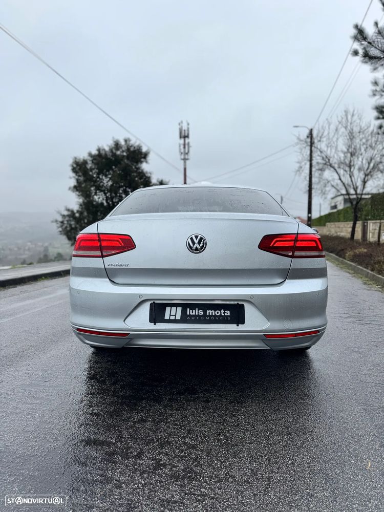 VW Passat 2.0 TDI Highline - 10