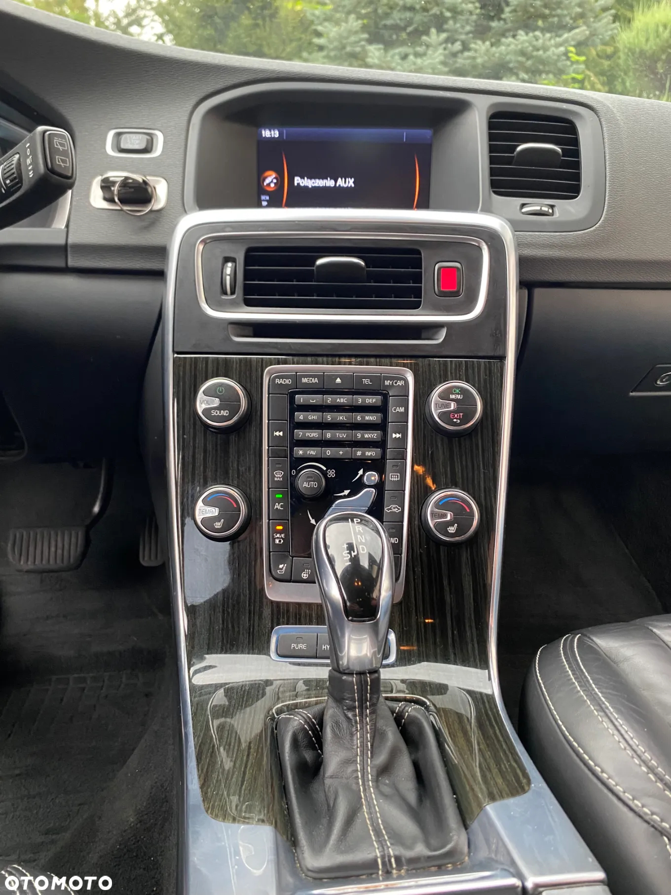 Volvo V60 D6 Plug-In-Hybrid AWD Geartronic Summum - 10
