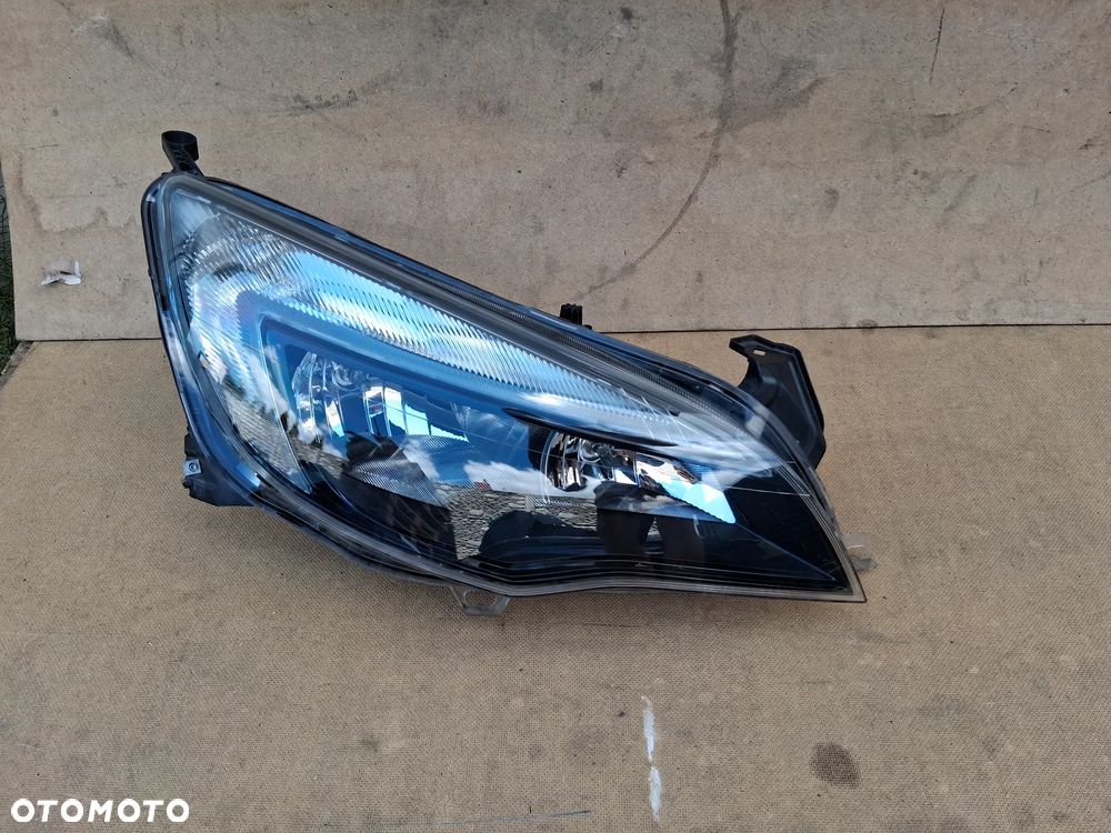 Lampa Prawy Przod przednia OPEL ASTRA J LIFT 13371596 - 1