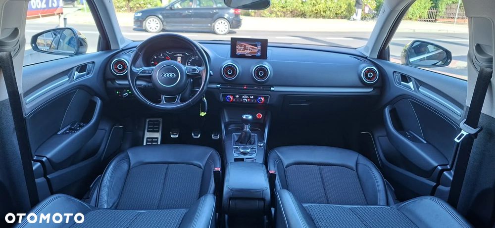 Audi A3 Sportback 2.0 TDI design - 12
