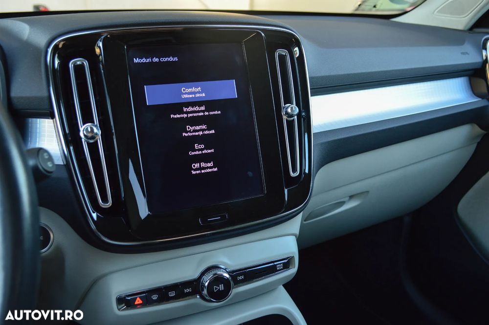 Volvo XC 40 D4 AWD Inscription - 22