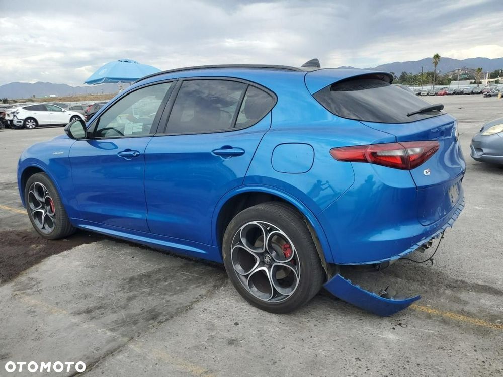 Alfa Romeo Stelvio - 1