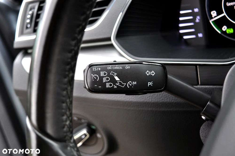 Skoda Superb 2.0 TDI DSG Premium Edition - 38