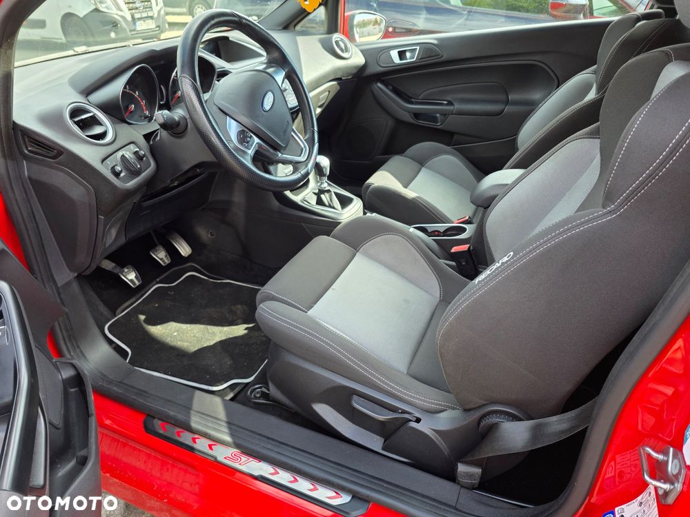 Ford Fiesta 1.6 EcoBoost ST - 18