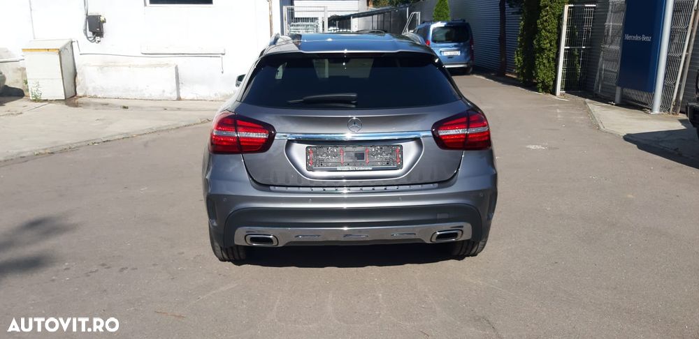 Mercedes-Benz GLA 220 4MATIC - 4