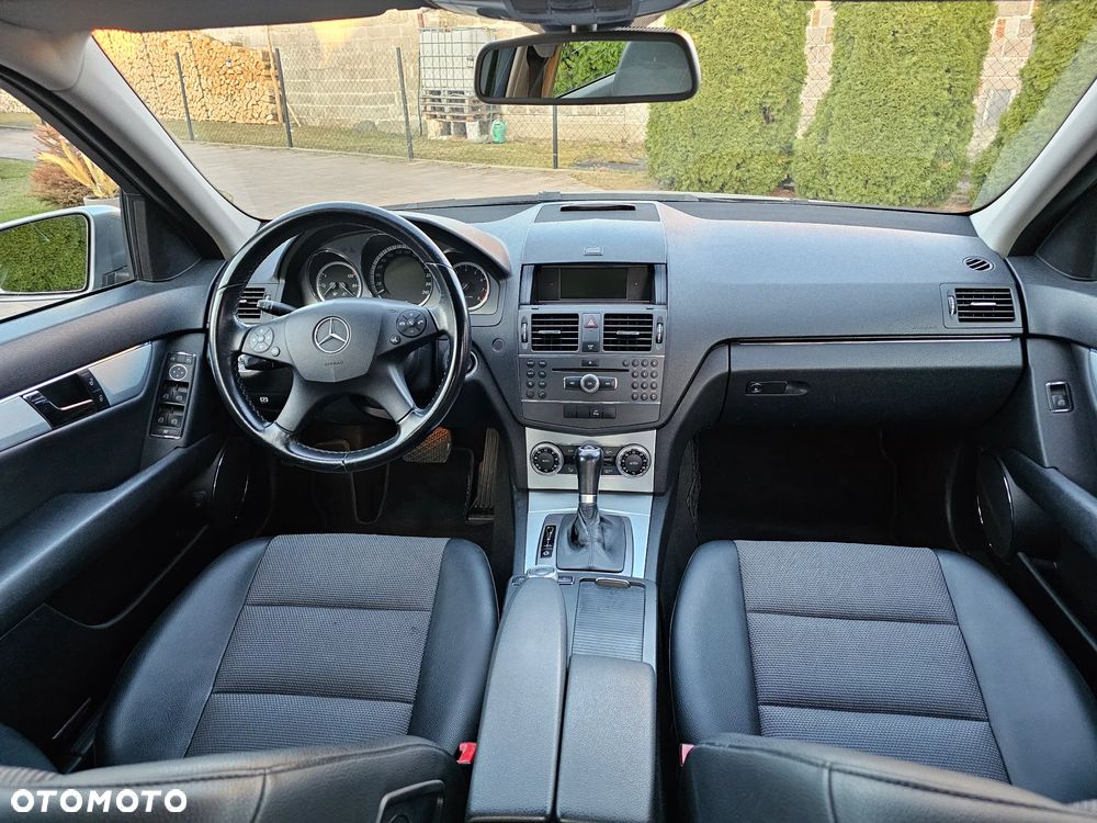 Mercedes-Benz Klasa C 180 CGI Automatik BlueEFFICIENCY - 13