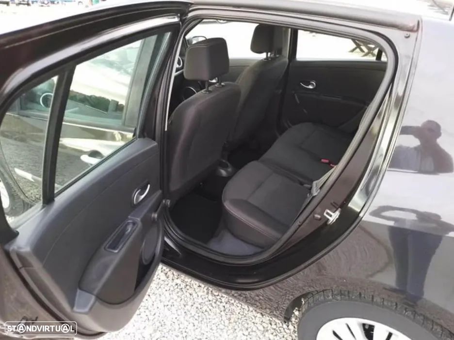 Renault Clio 1.2 16V Dynamique - 4