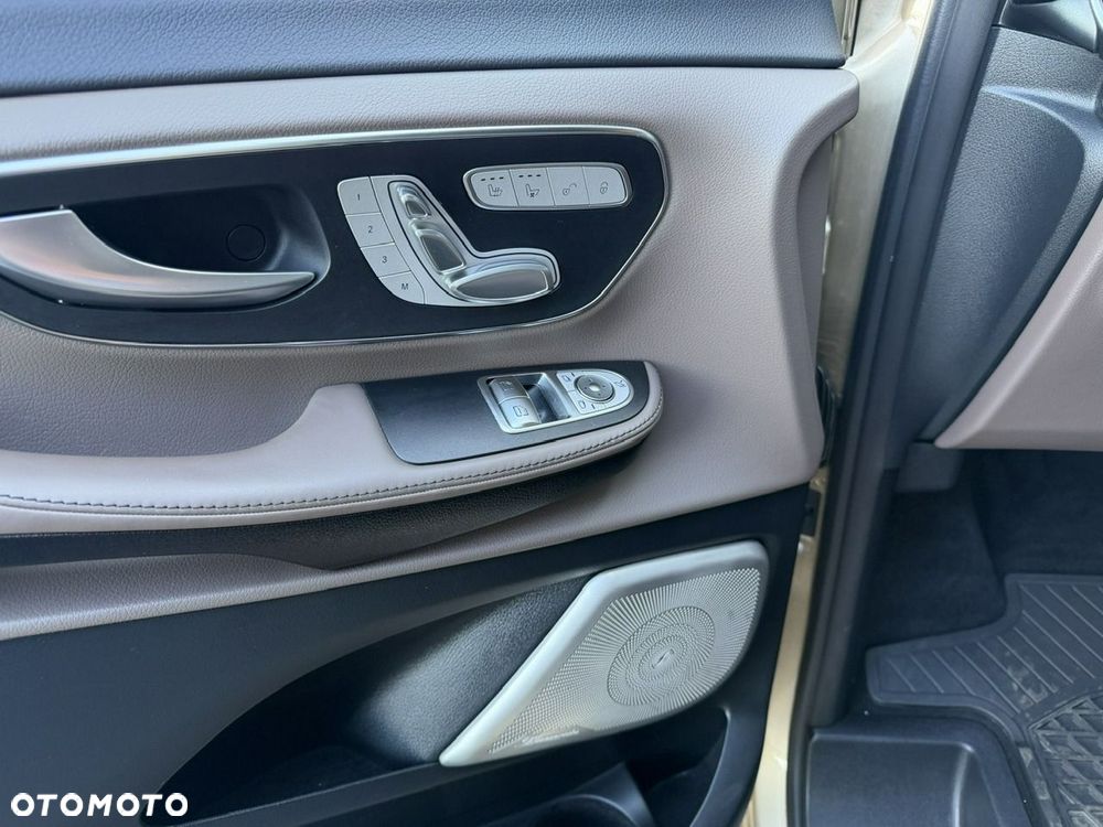 Mercedes-Benz Klasa V 300 d lang 4Matic 9G-TRONIC Exclusive - 12