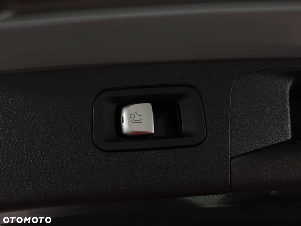 Mercedes-Benz Klasa E 300 de 4Matic 9G-TRONIC AMG Line - 35