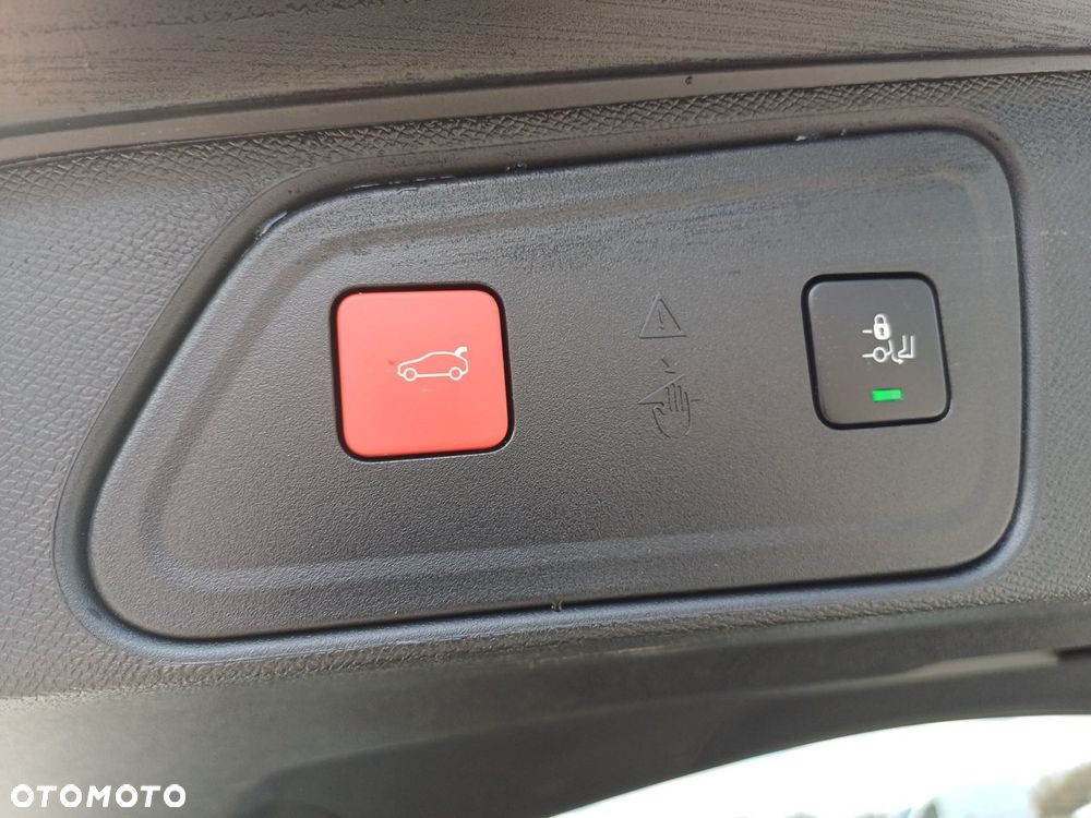 Peugeot 3008 1.5 BlueHDi GT S&S EAT8 - 36