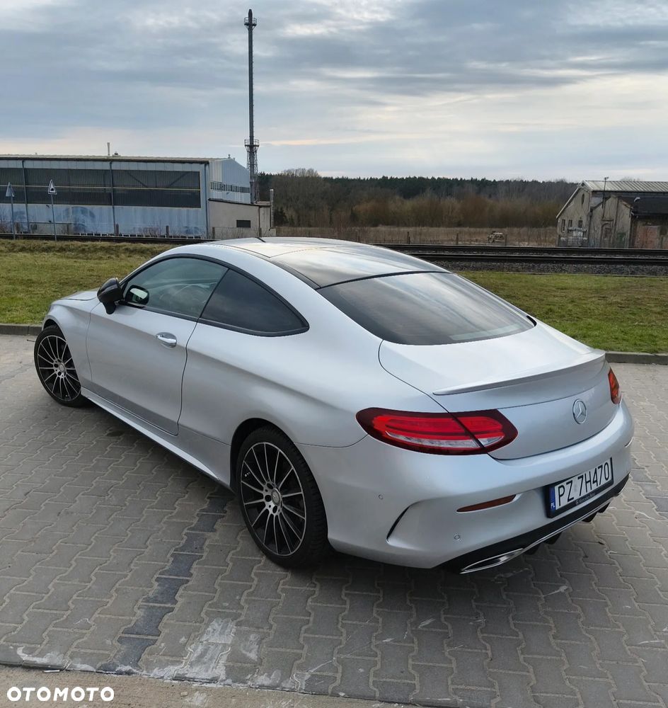 Mercedes-Benz Klasa C 300 7G-TRONIC AMG Line - 23