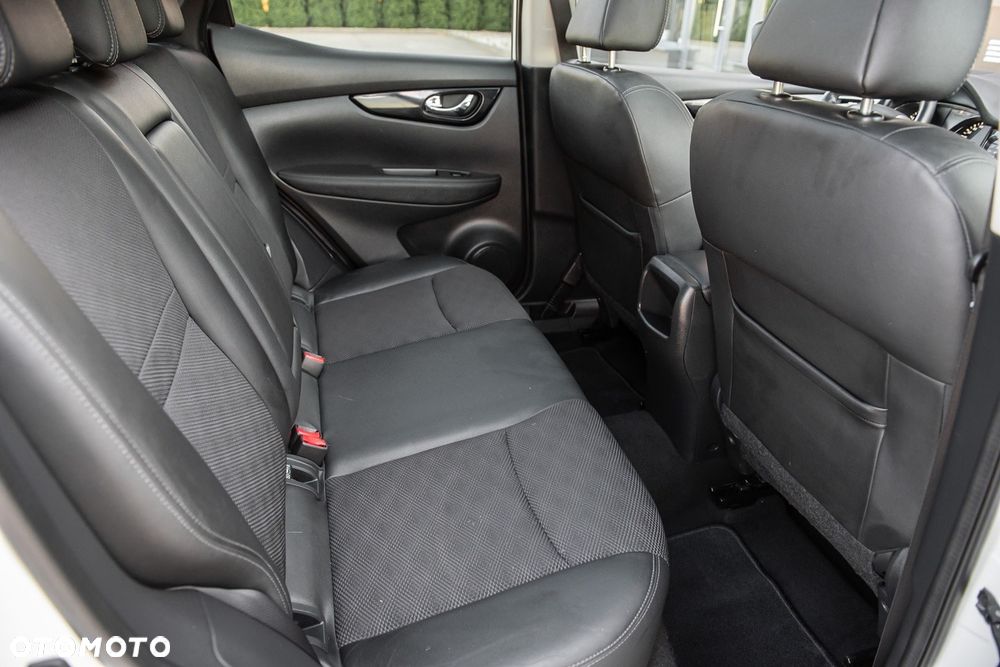 Nissan Qashqai 1.2 DIG-T N-Connecta EU6 - 28