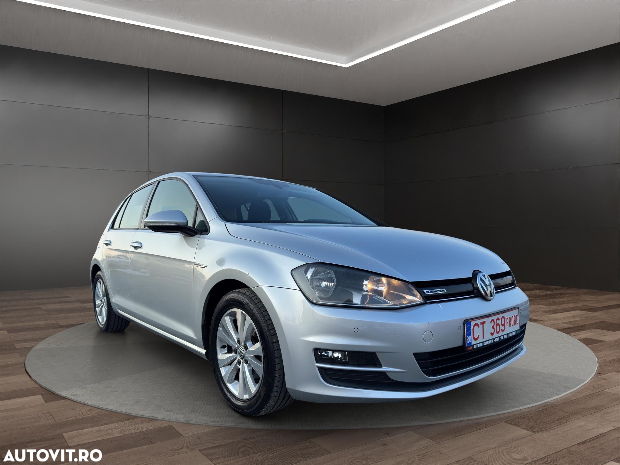 Volkswagen Golf 1.0 TSI BlueMotion DSG Comfortline - 2