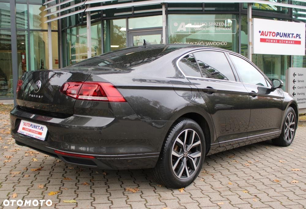 Volkswagen Passat - 5