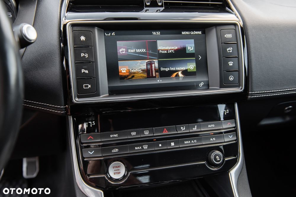 Jaguar XE - 25