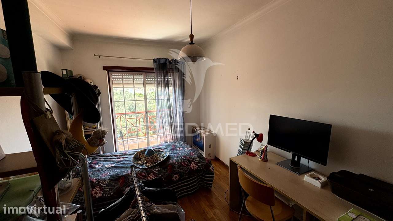 Apartamento T4 com garagem para 2 carros, arrecadação e 3 varandas... - Grande imagem: 5/26