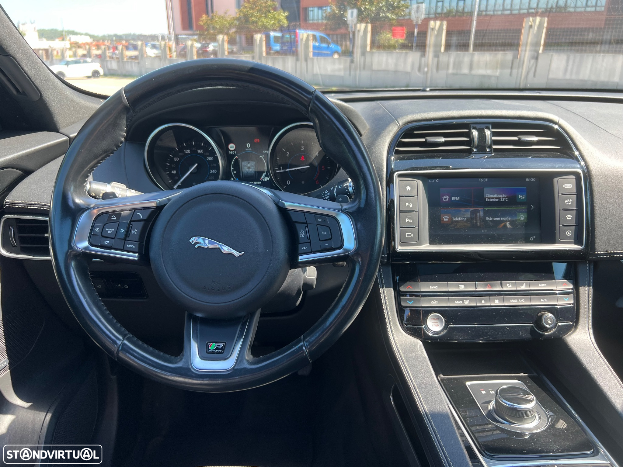 Jaguar F-Pace 2.0 i4D R-Sport Aut. - 33