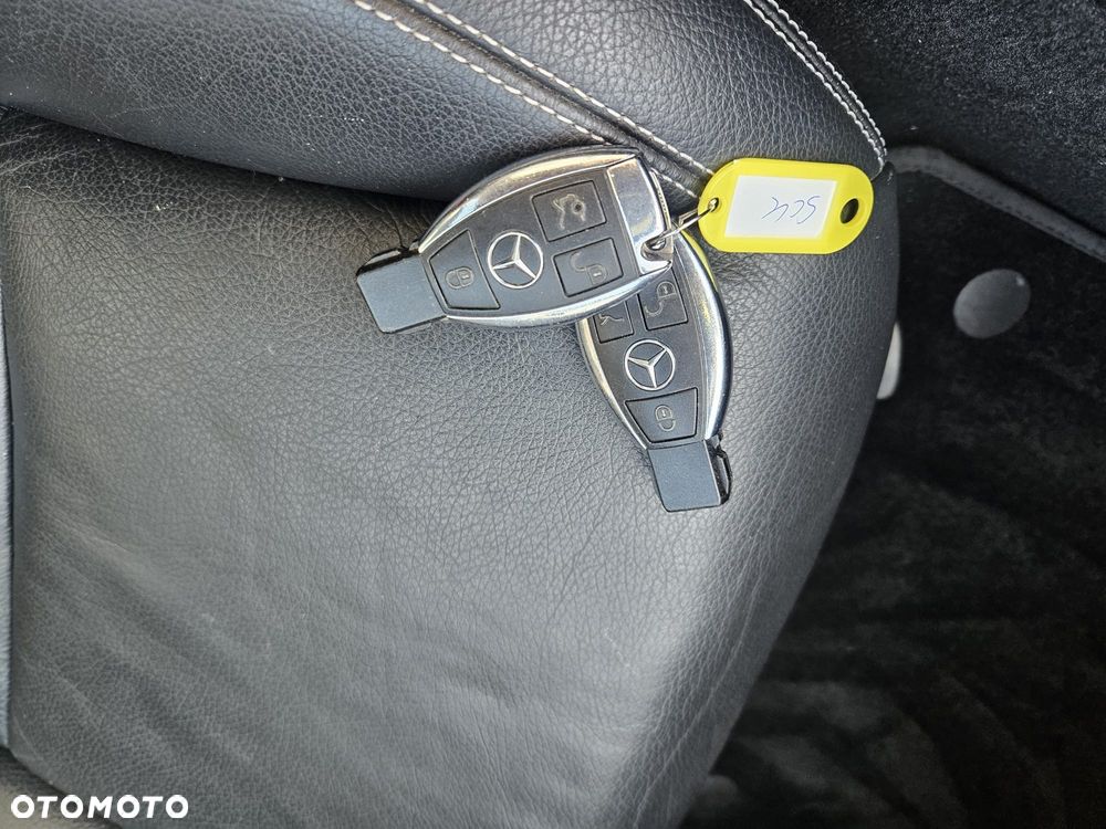 Mercedes-Benz SLK 200 CGI - 6