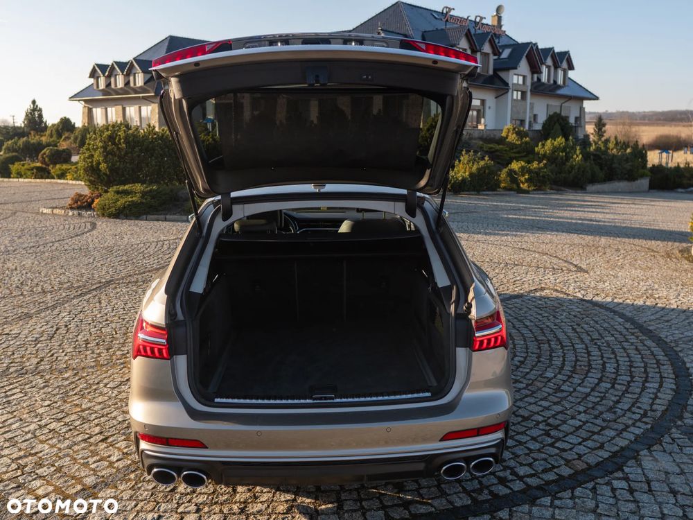 Audi S6 Avant - 24
