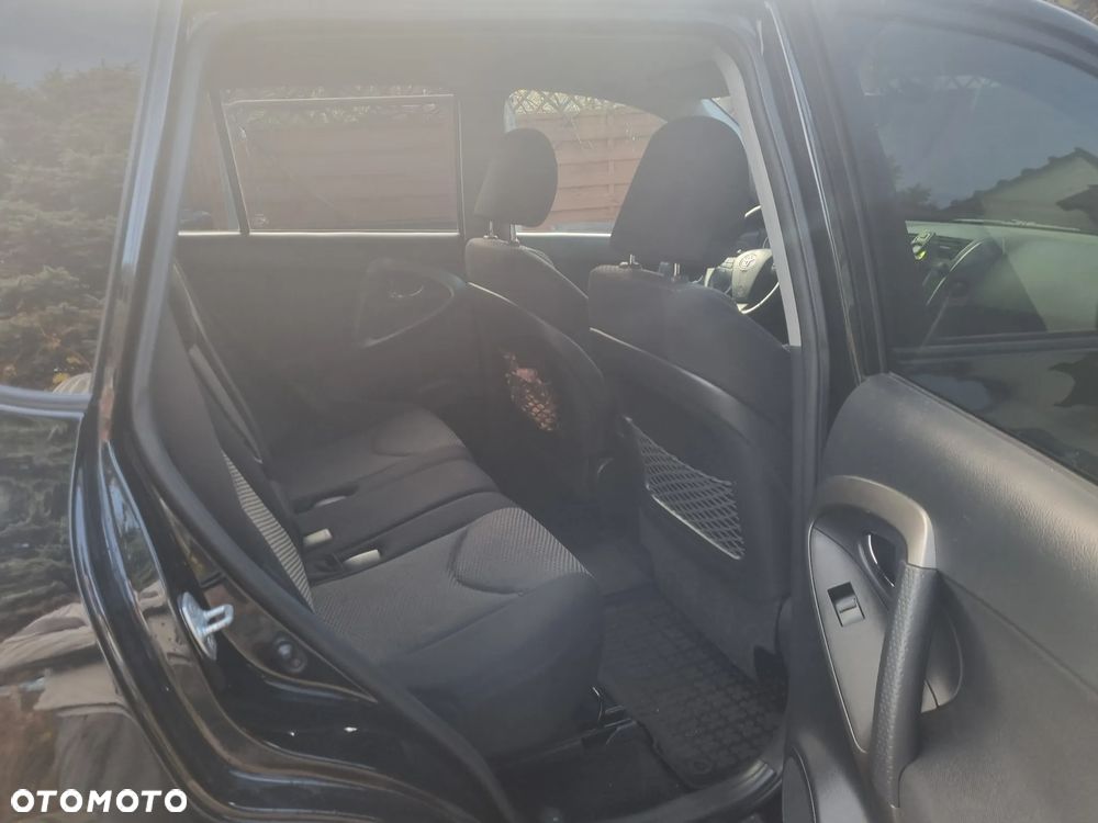 Toyota RAV4 2.2 D-4D 2010 - 13