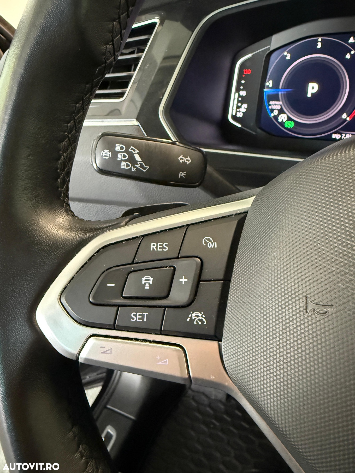 Volkswagen Tiguan 2.0 TDI SCR 4MOTION DSG Elegance - 14