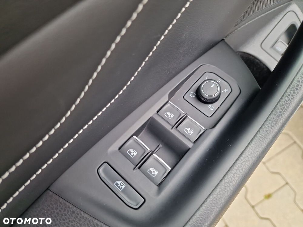 Volkswagen Passat - 28