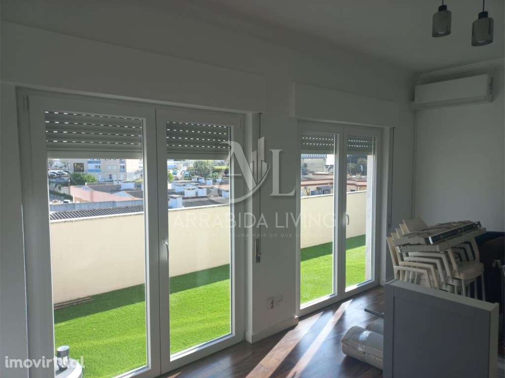 T2 - c/ 2 terraços - Pinheirinhos - Grande imagem: 2/21