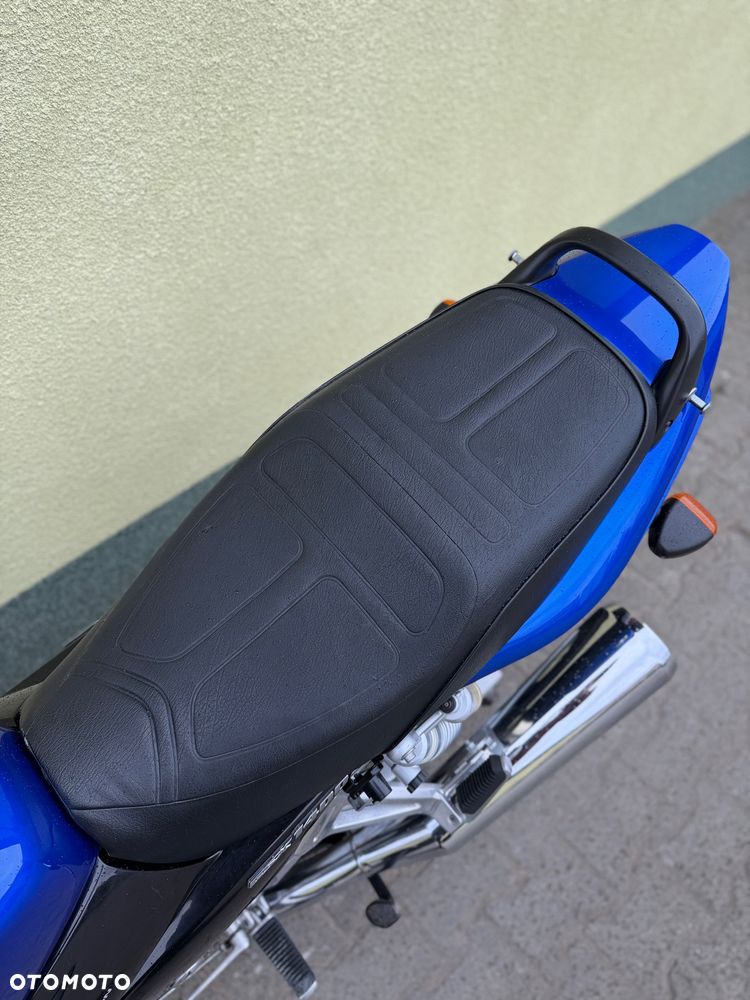 Suzuki GSX - 35