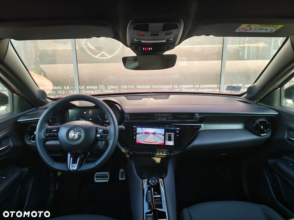 Alfa Romeo Junior 1.2 mHEV Ibrida Q4 eDCT - 6