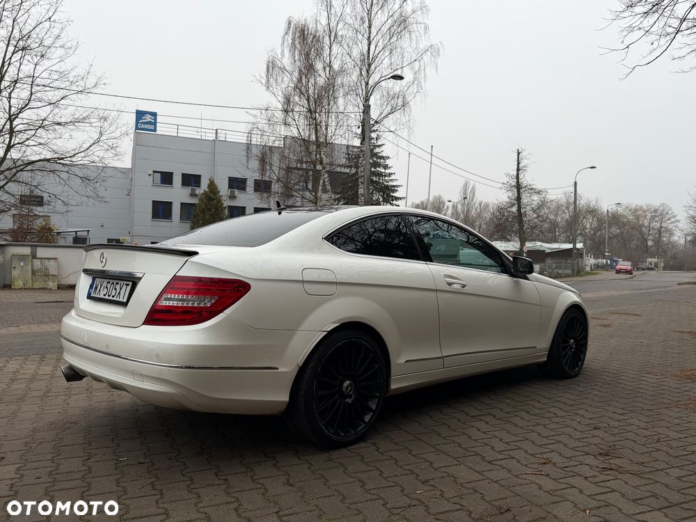 Mercedes-Benz Klasa C 180 BlueEFFICIENCY 7G-TRONIC - 3