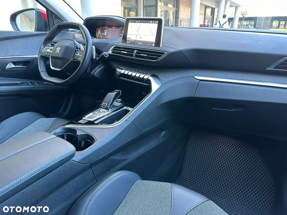 Peugeot 3008 1.2 PureTech Allure S&S EAT8 - 19