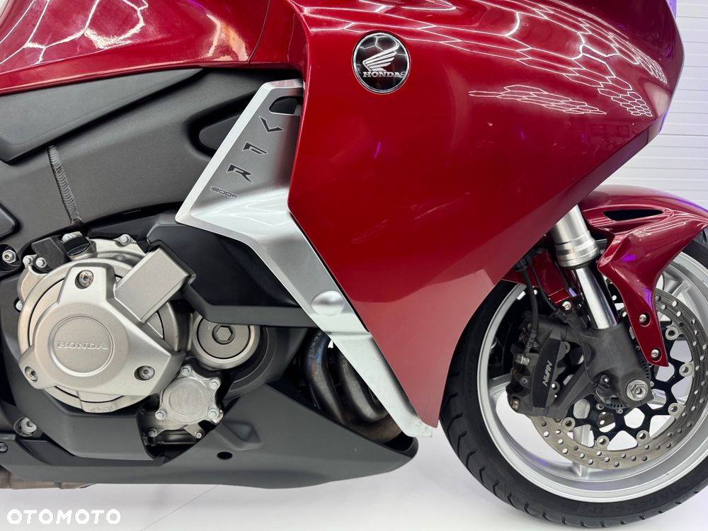 Honda VFR - 11