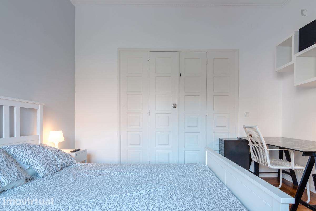 Quarto - localizado em Alameda Lisbon - Grande imagem: 5/22