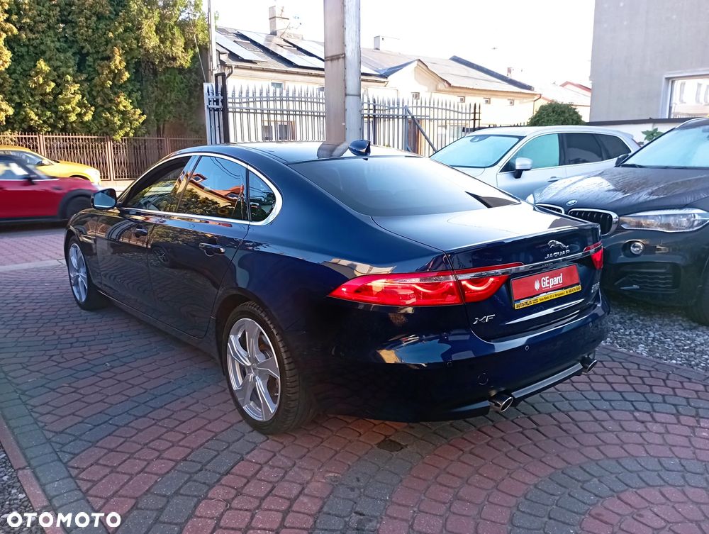 Jaguar XF 2.0 i4D Prestige - 6