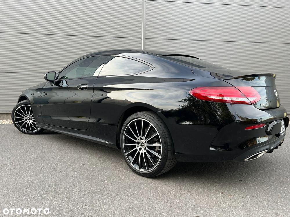 Mercedes-Benz Klasa C 300 7G-TRONIC AMG Line - 9