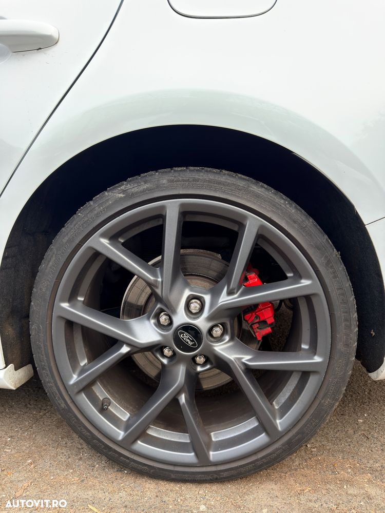 Ford Focus 2.3 Ecoboost ST3 - 27